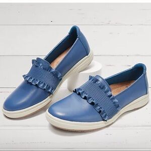 NWT Earth Origins Leather Ruffle Slip-Ons - Ellis Size 10
